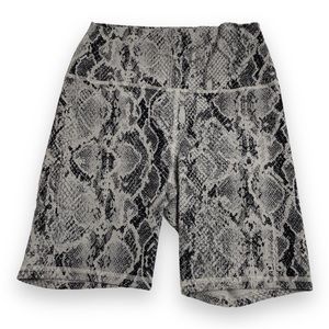alo vapor snakeskin biker shorts